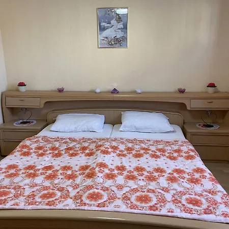 Old Huesung - Muz324 By Interhome *